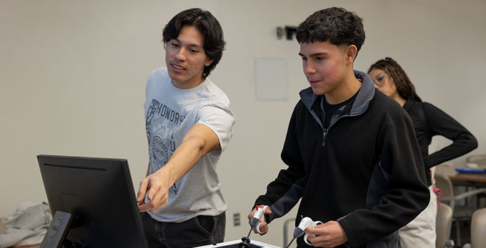 A group of students at the 2nd annual Native American Health Care Career Expo